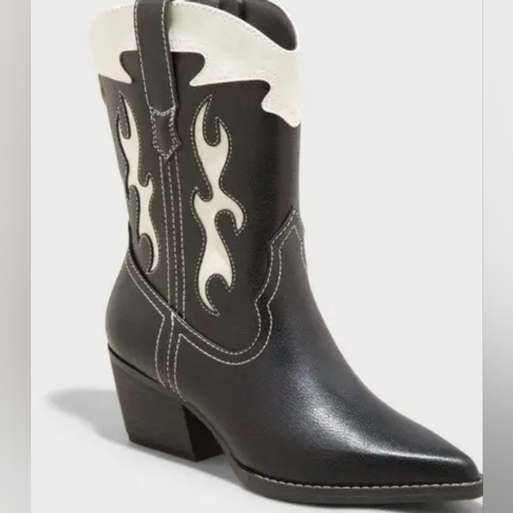 4 FOR $100 - Women's Black and White Western Boots